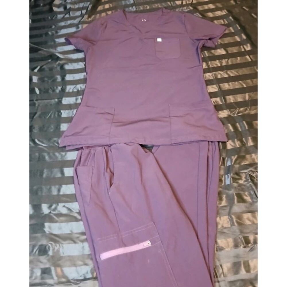 FIGS Purple Medical Scrubs Set | V-Neck Top & Cargo Pants | Women's Size XS